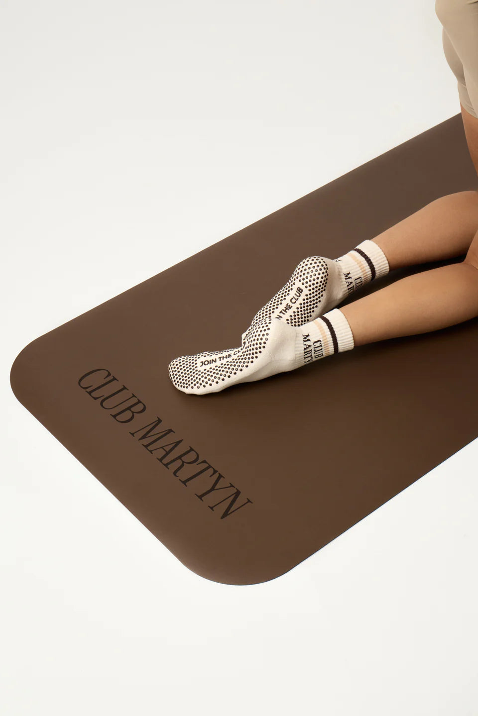 Signature Crew Grip Sock - Beige Brown