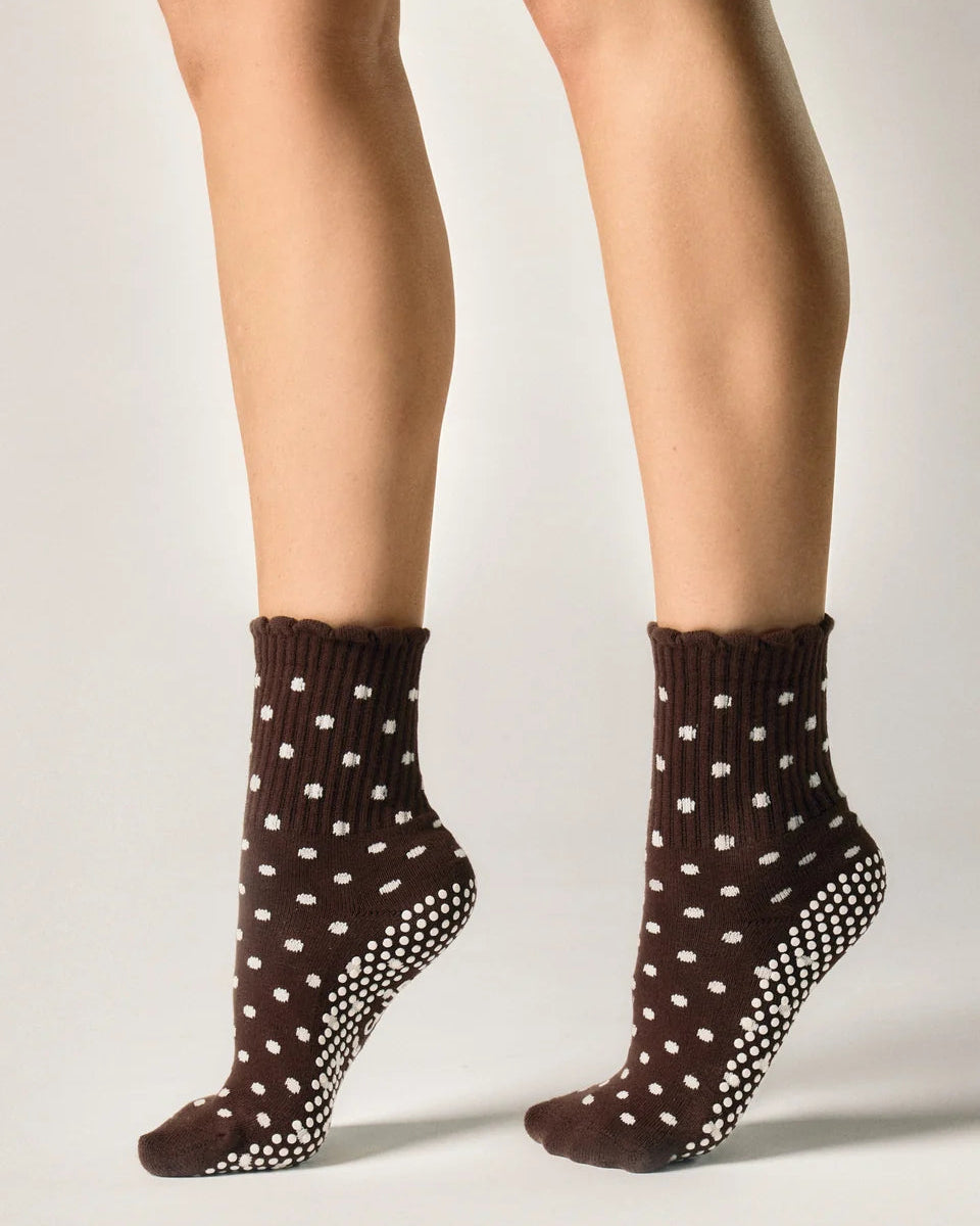 Scallop Edge Pilates Grip Sock - Brown/Cream Spot