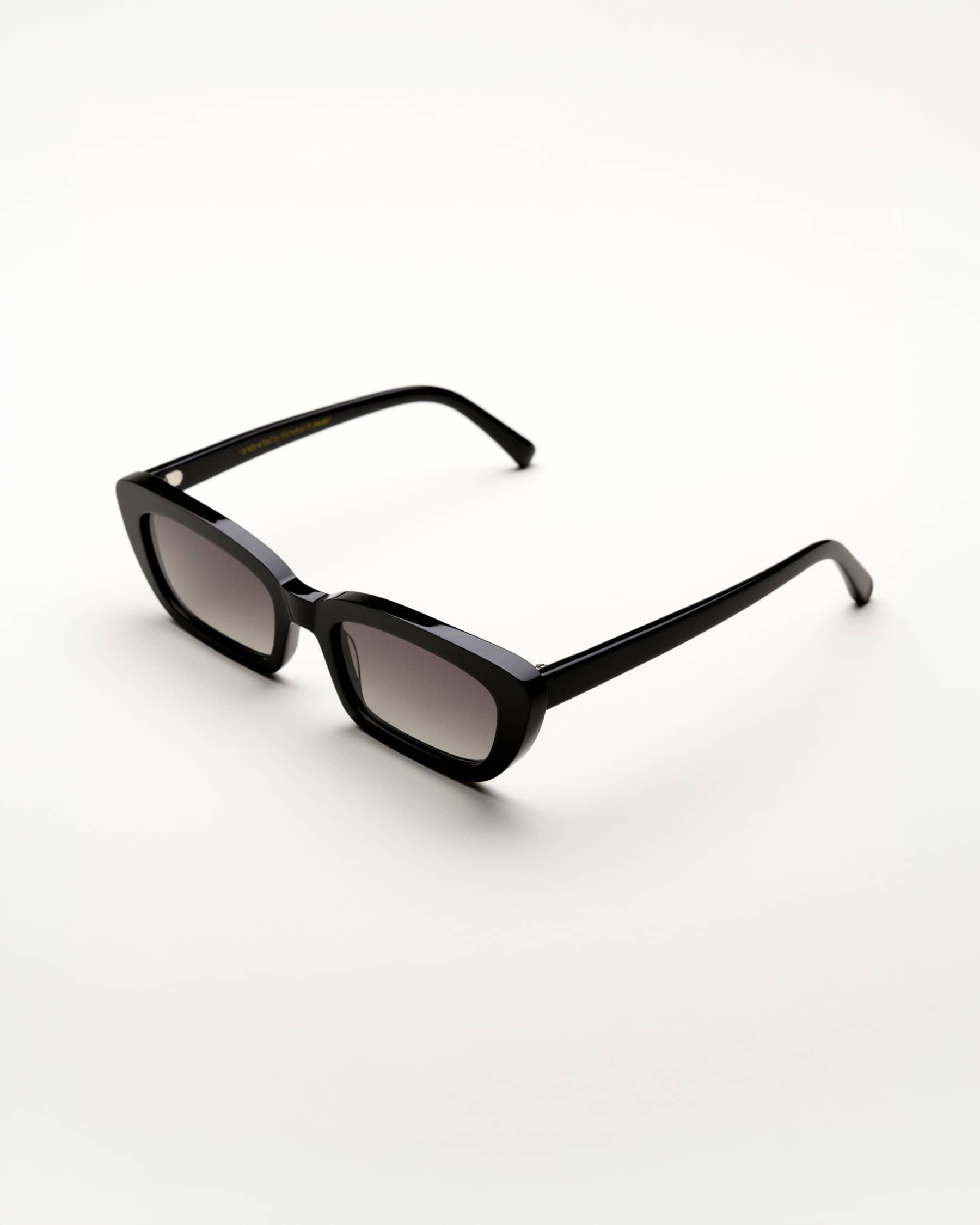 Nova Black - Grey Gradient Lens