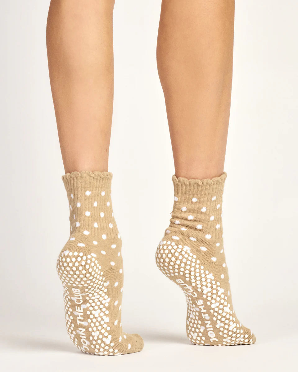Scallop Crew Pilates Grip Sock - Toffee Spot