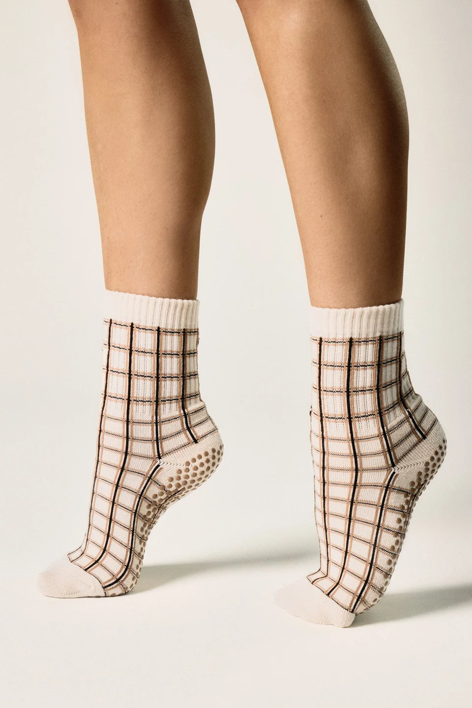 Fine Check Crew Pilates Grip Sock - Brown
