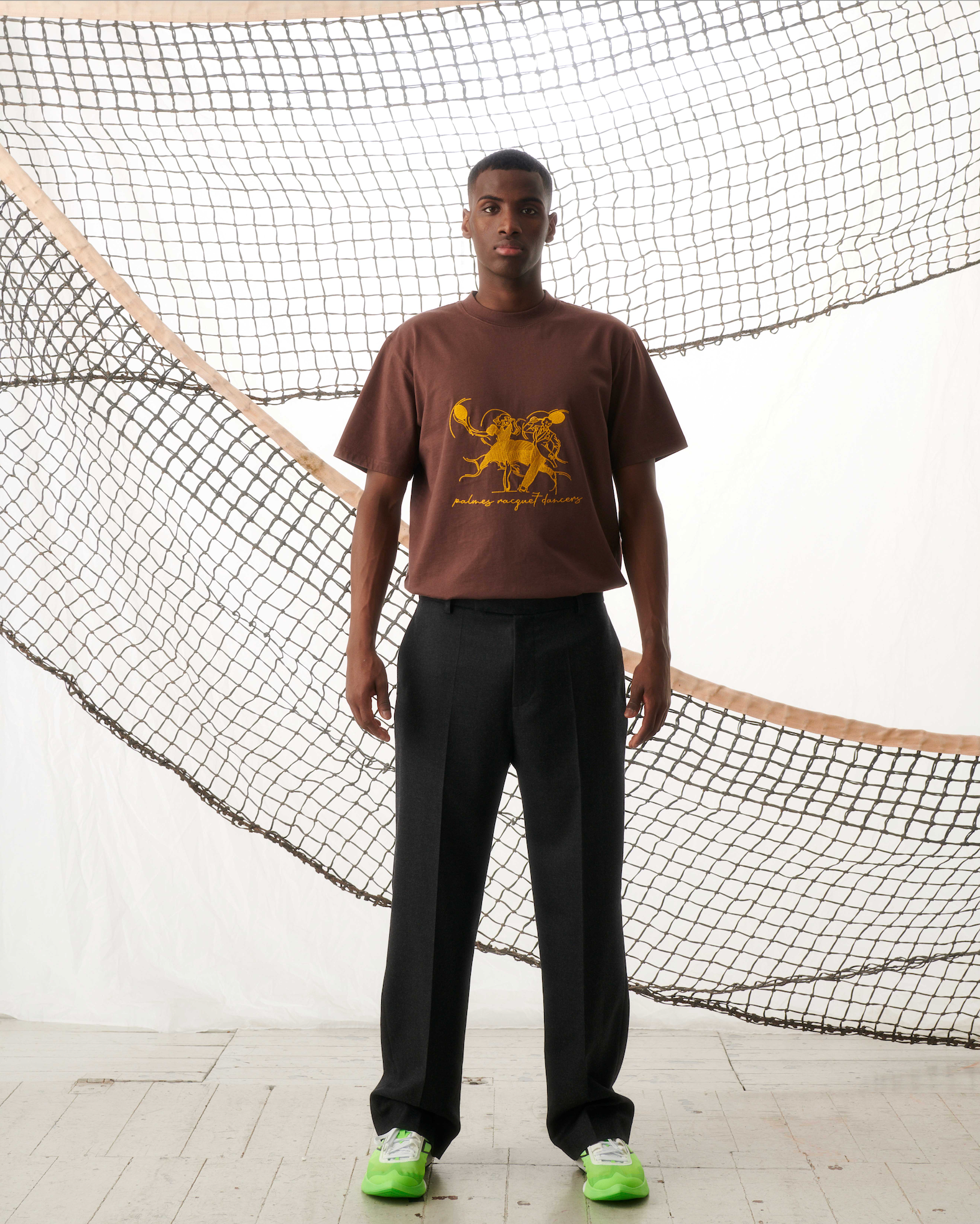 Dancers T-Shirt - Brown