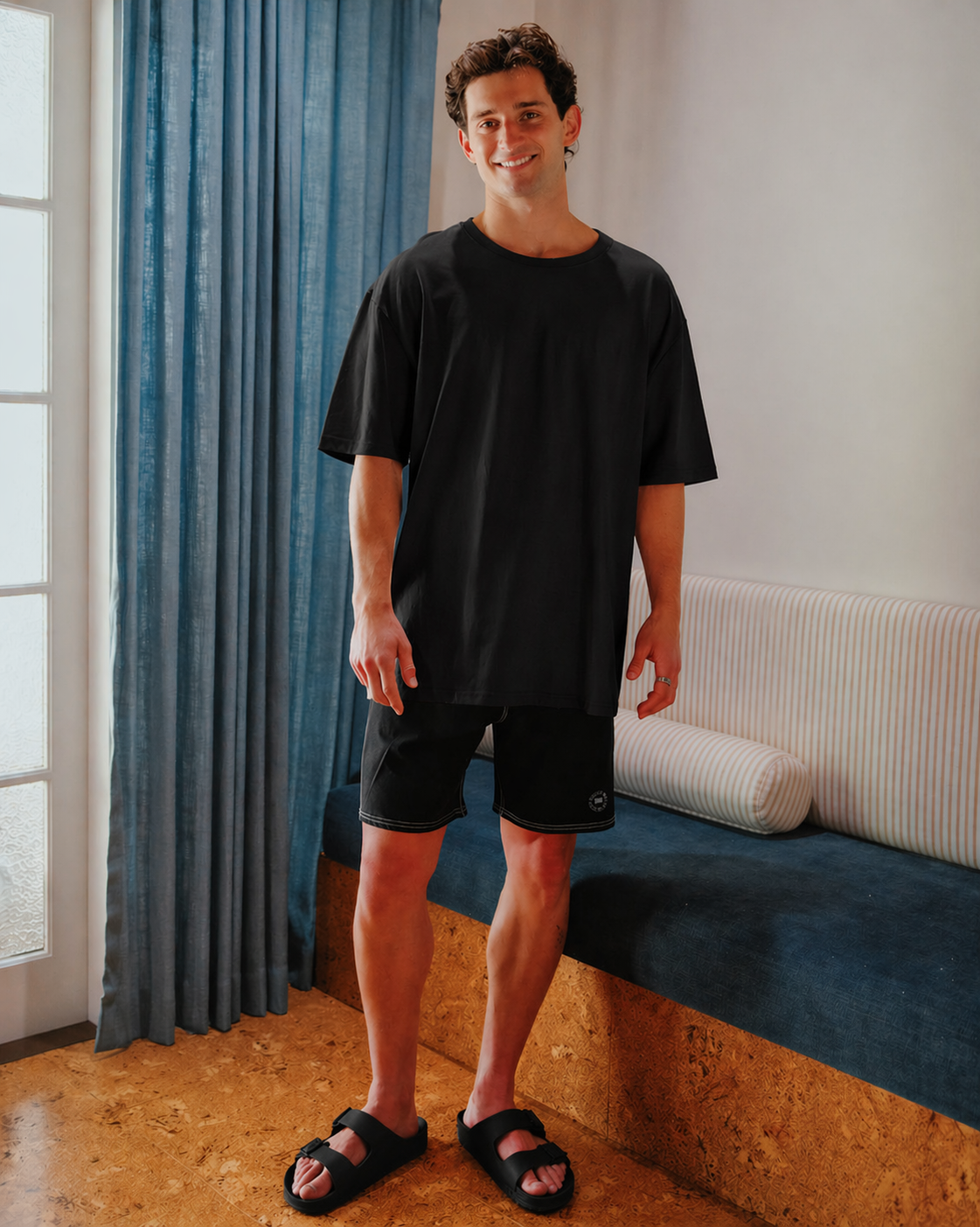 THE BOX FIT TEE 220GSM - BLACK