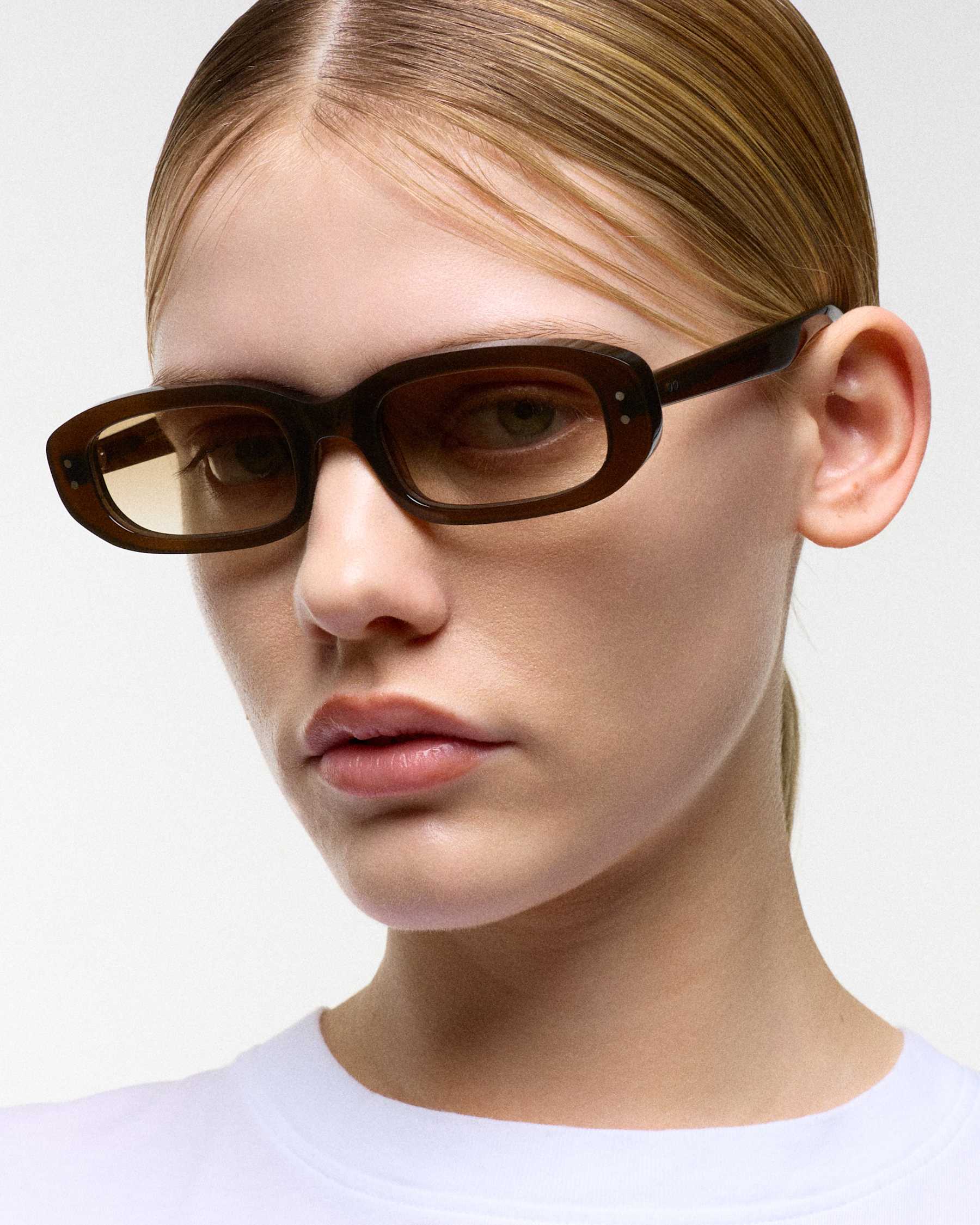 April Chocolate - Brown Gradient Lens