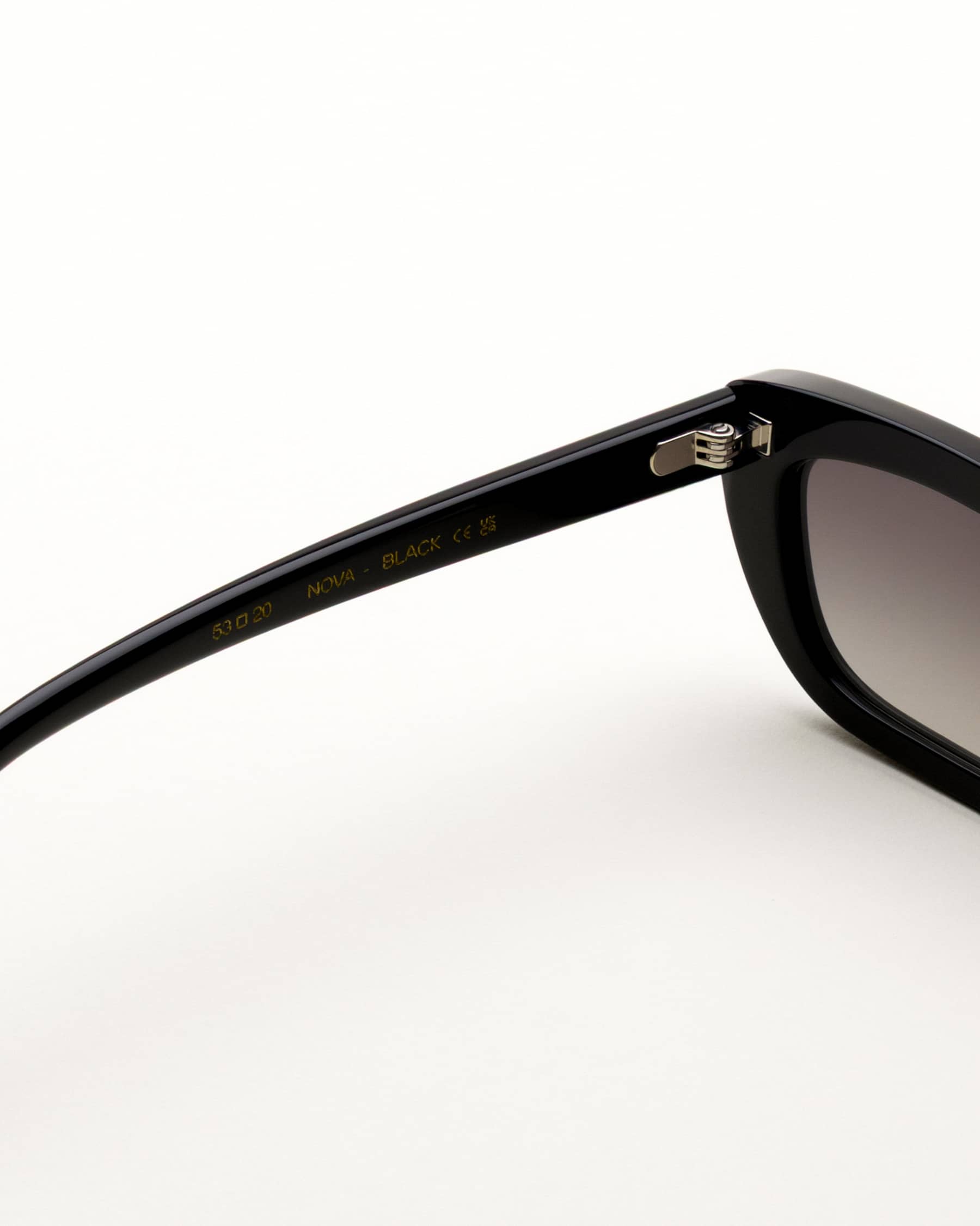 Nova Black - Grey Gradient Lens